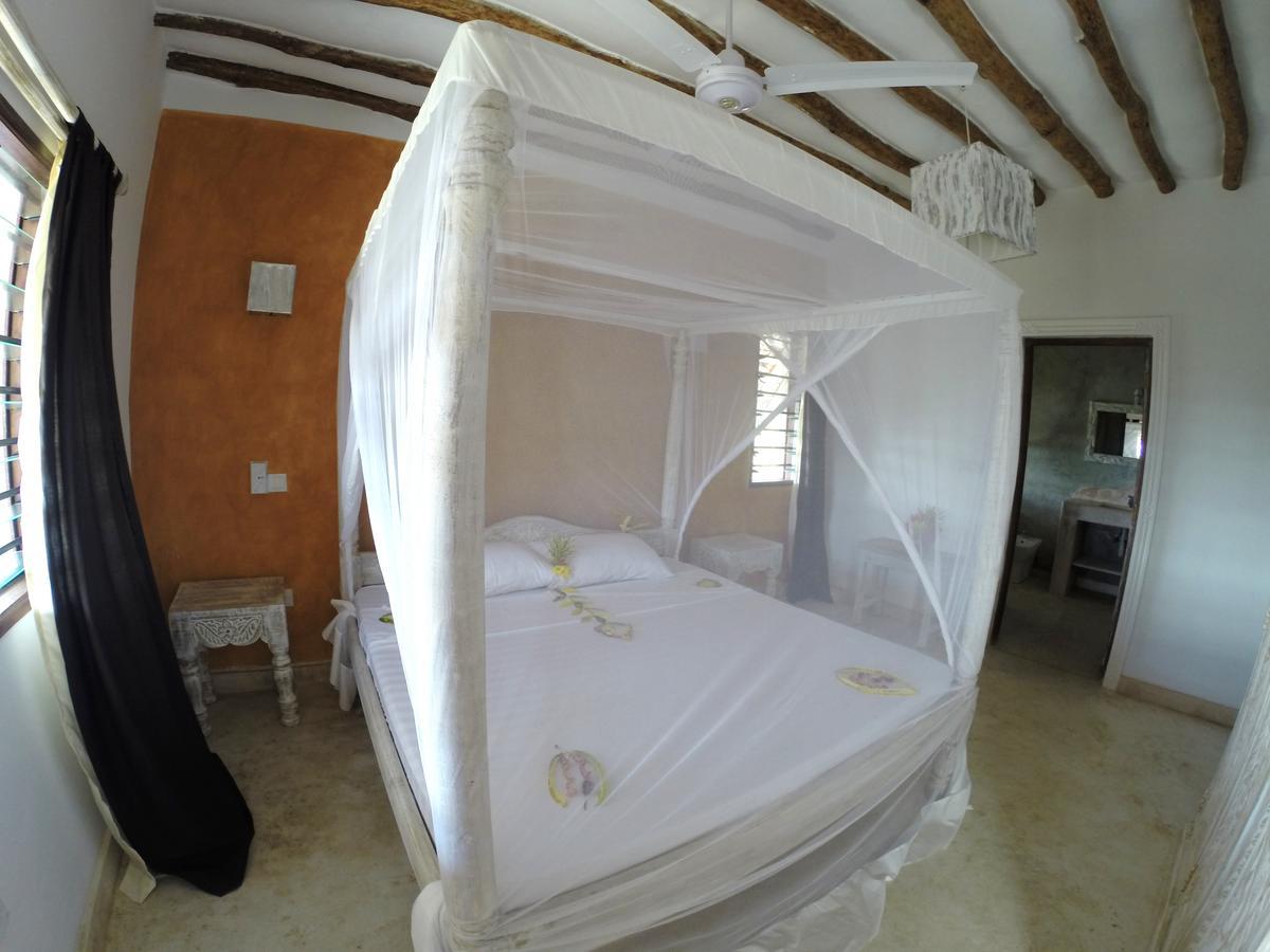 Nyumba Ya Afrika Bed and Breakfast Watamu Exteriör bild