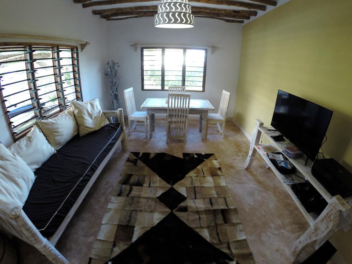 Nyumba Ya Afrika Bed and Breakfast Watamu Exteriör bild