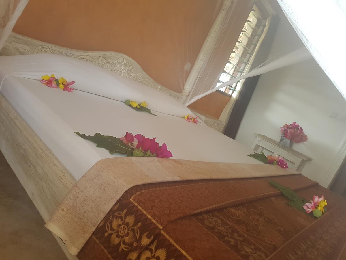 Nyumba Ya Afrika Bed and Breakfast Watamu Exteriör bild