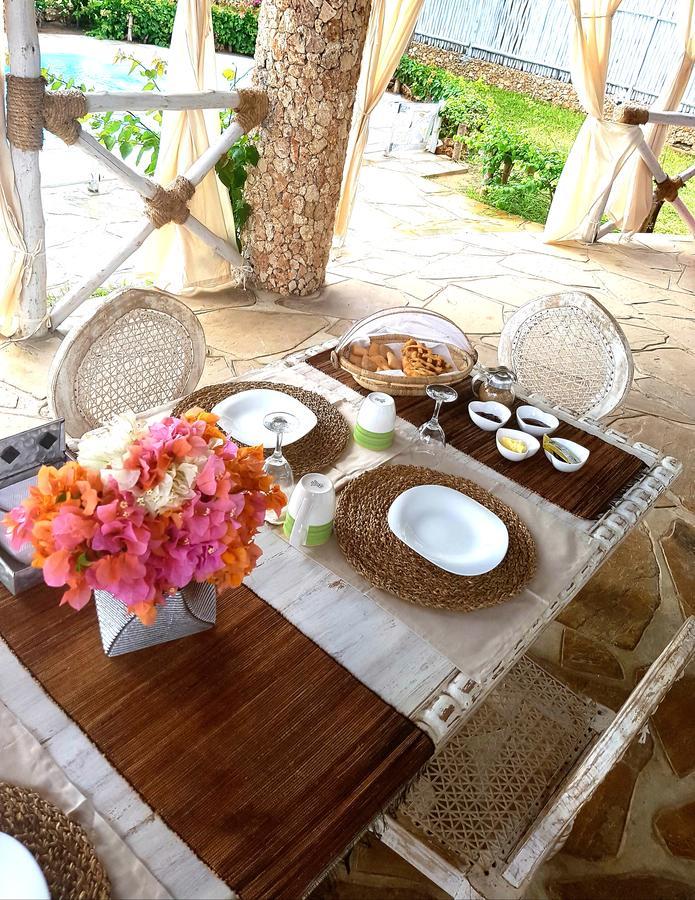 Nyumba Ya Afrika Bed and Breakfast Watamu Exteriör bild